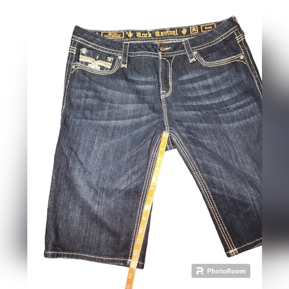 Rock Revival Mid-Rise Betty Bermuda Shorts - Picture 10 of 11